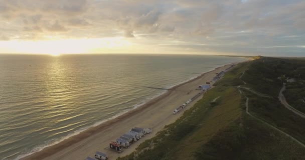 Aerial Plaża Pomiędzy Vlissingen Dishoek Podczas Zachodu Słońca — Wideo stockowe