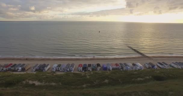 Aéreo Praia Entre Vlissingen Dishoek Durante Pôr Sol — Vídeo de Stock