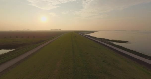 Aeronáutica Diques Costa Oosterschelde Países Baixos Filmado Durante Pôr Sol — Vídeo de Stock