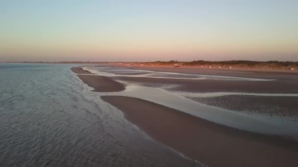 Zachód Słońca Holenderskiej Plaży Breezand Zeelandzie Strzał Powietrza — Wideo stockowe