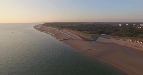 Aéreo Praia Entre Vlissingen Dishoek Durante Pôr Sol — Vídeo de Stock