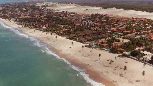 Aéreo Cumbuco Durante Dia Com Pessoas Kitesurf — Vídeo de Stock