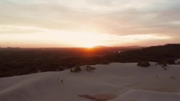 Aéreo Pôr Sol Nas Dunas Cumbuco Brasil — Vídeo de Stock