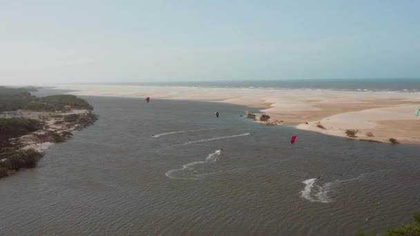 Aerial Kitesurfing Στο Δέλτα Του Ποταμού Parnaiba Βόρεια Βραζιλία — Αρχείο Βίντεο