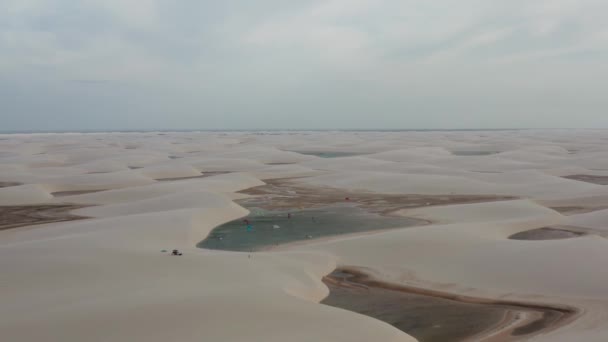 Aerial Kitesurfing Dunes Lencois Maranhenses Northern Brazil — Stock Video