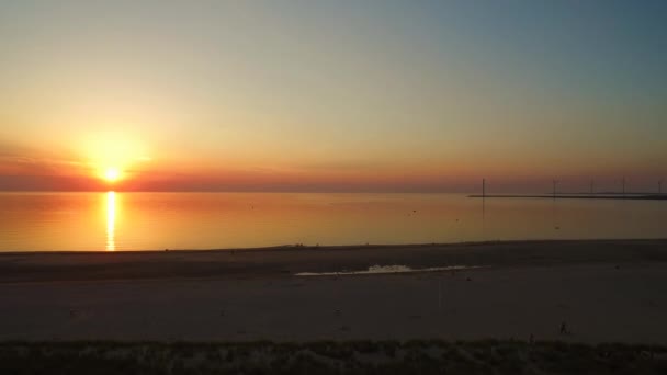 Aéreo Praia Torno Barreira Onda Tempestade Oosterschelde Durante Pôr Sol — Vídeo de Stock