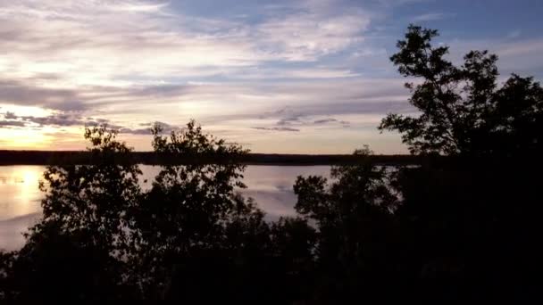 Powietrze Nad Pięknym Jeziorem Zachodzie Słońca — Wideo stockowe