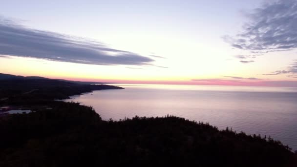 Luftaufnahme Des Lake Superior Bei Sonnenuntergang — Stockvideo