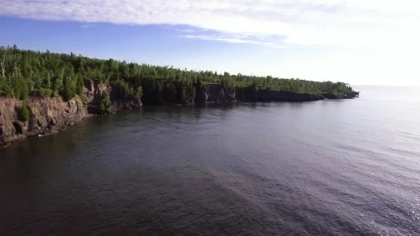 Légi Felvétel Rocky Coast Lake Superior — Stock videók