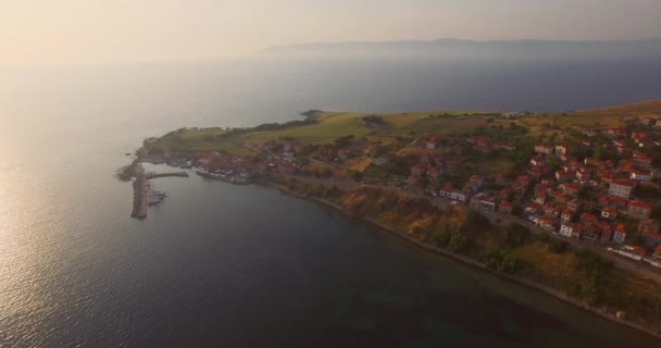 Hava Günbatımında Lesbos Adasındaki Molyvos Kasabası — Stok video