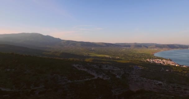 Aéreo Montanhas Ilha Grega Samos Durante Pôr Sol — Vídeo de Stock