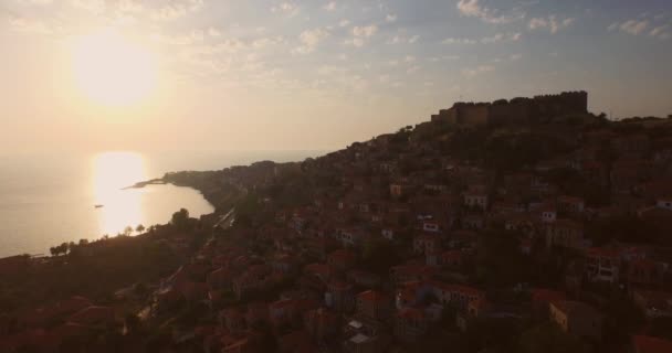 Aérien Ville Molyvos Sur Île Lesbos Coucher Soleil — Video