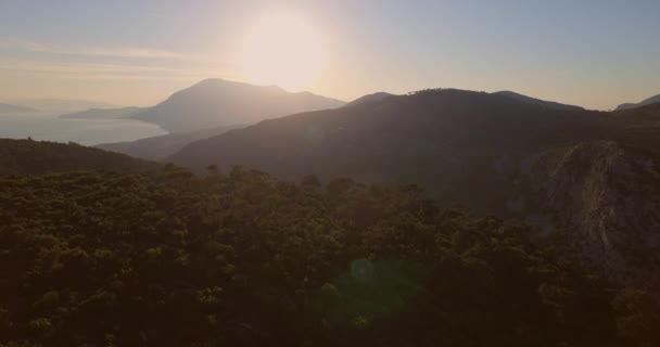 Aérea Las Montañas Isla Griega Samos Durante Puesta Del Sol — Vídeos de Stock