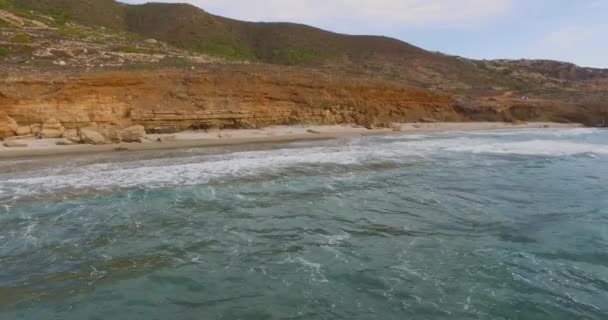 Hava Yunanistan Karpathos Adasında Bir Plaj — Stok video