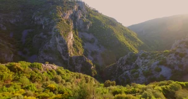 Aérea Las Montañas Isla Griega Samos Durante Puesta Del Sol — Vídeos de Stock