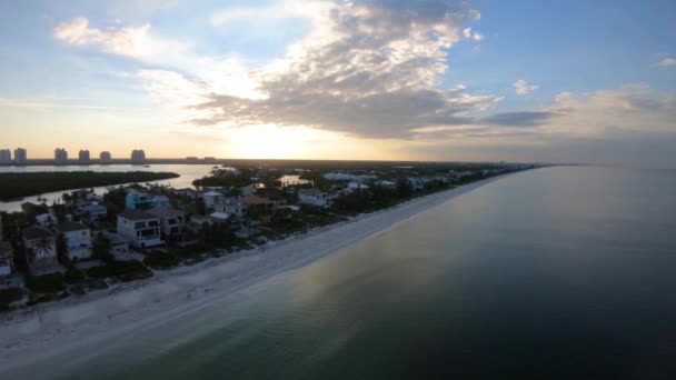 Luftaufnahmen Entlang Eines Strandes Südflorida Während Des Morgendlichen Sonnenaufgangs — Stockvideo