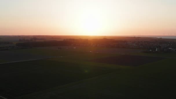 Flygfoto Solnedgång Vid Ett Nederländskt Landskap Nära Colijnsplaat — Stockvideo