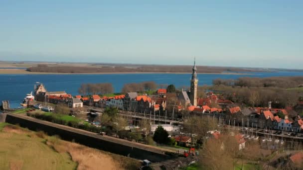 Aéreo Cidade Histórica Veere Com Porto Velho Igrejas Dia Primavera — Vídeo de Stock