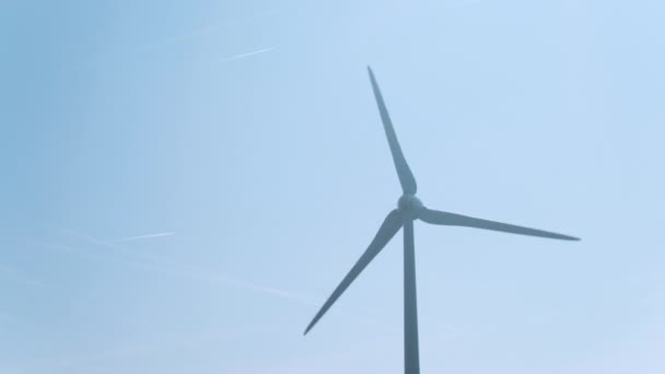 Turbina Wiatrowa Zielona Energia Wiatrowa Holandia Dron Antenowy Niski Kąt — Wideo stockowe