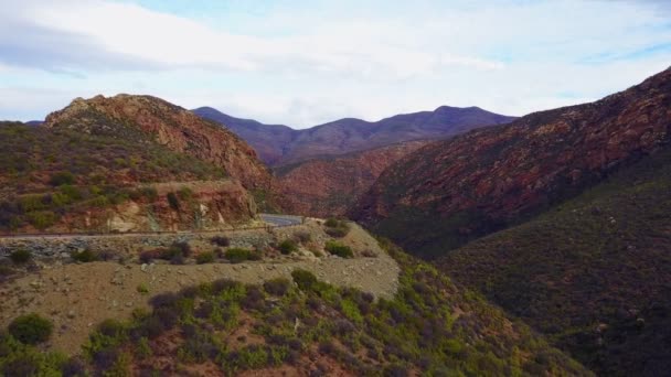 Vista Aérea Carretera Serpenteando Través Las Montañas Sudáfrica — Vídeo de stock