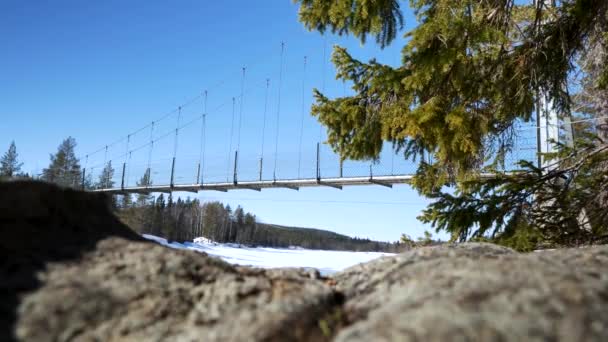 Photographe Prenant Des Photos Rivière Gelée Dans Nord Suède — Video