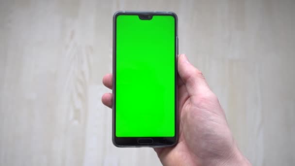 Une Personne Tenant Téléphone Avec Écran Vert — Video