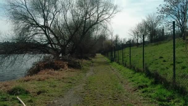 Vltava Fiume Scuola Nautica Percorso Natura Cielo Limpido Giornata Sole — Video Stock