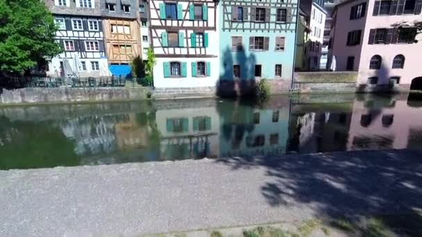 Las Encantadoras Casas Canal Petit France Strassbourg Francia Europa — Vídeo de stock