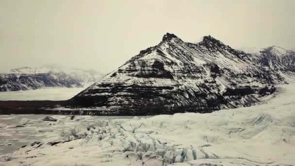 Lengua Glaciar Islandia Filmada Por Drones Con Diferentes Movimientos Cinematográficos — Vídeos de Stock