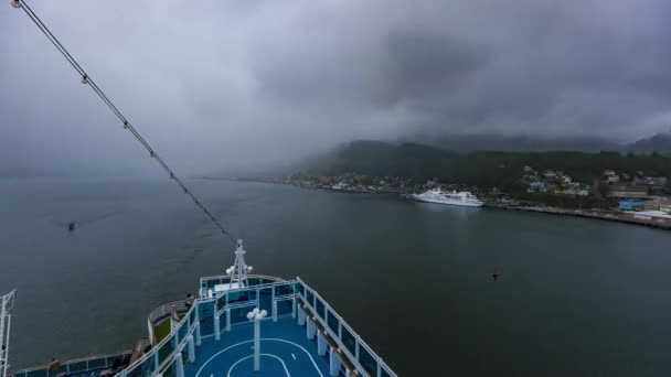 Time Lapse Surplombant Pont Arrière Navire Arrière Tout Éloignant Port — Video