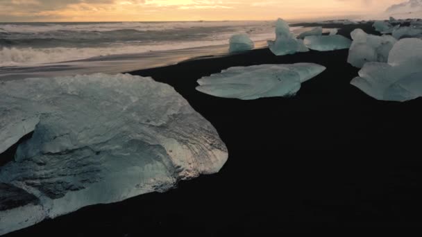 Diamantová Pláž Jižním Islandu Natočená Různými Úhly Kinematografickými Pohyby Malé — Stock video