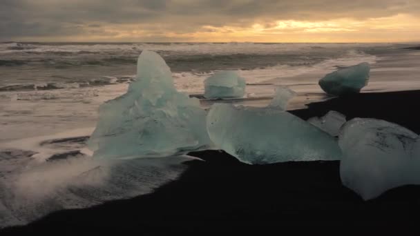 Diamantová Pláž Jižním Islandu Natočená Různými Úhly Kinematografickými Pohyby Malé — Stock video