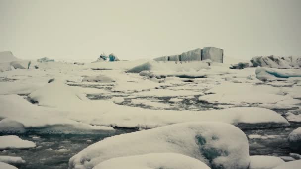 Různé Pohyby Fotoaparátu Ukazují Ledovce Ledovcové Laguně Islandu Ran Náladovém — Stock video
