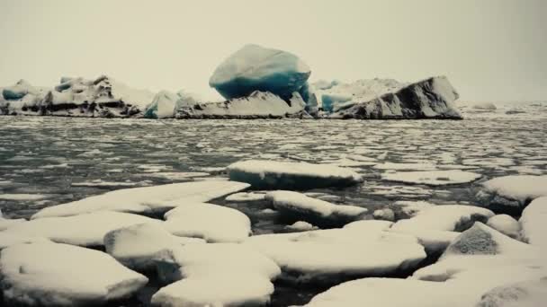 Olika Kamerarörelser Visar Isberg Glacier Lagoon Island Skott Lynnigt Ljus — Stockvideo