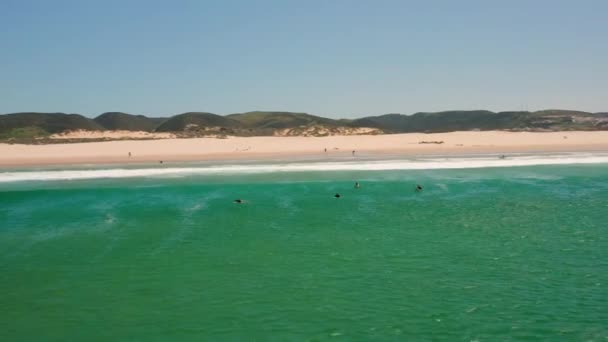 Aeronáutica Surfando Praia Bordeira Algarve Portugal — Vídeo de Stock