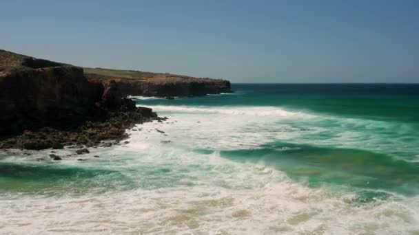 Luchtfoto Het Surfstrand Van Bordeira Algarve — Stockvideo