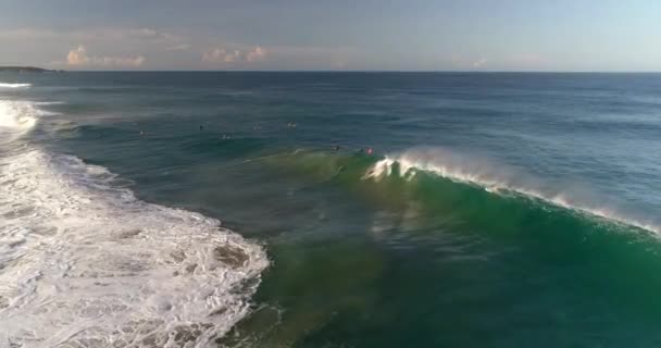 Aereo Drone Shot Boogie Boarder Tubo Barile Onda Spiaggia Zicatela — Video Stock