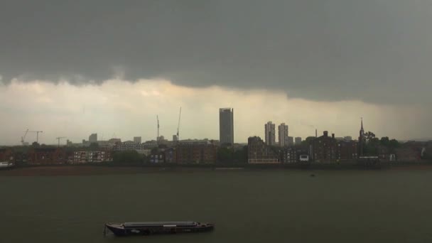 Timelapse Rainy Weather Storm River Thames Londra Una Giornata Nuvolosa — Video Stock