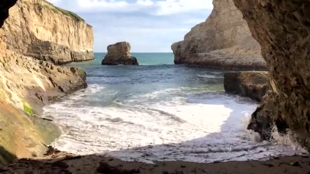 Всередині Морської Печери Затоці Шарк Фін Санта Крус Каліфорнія — стокове відео