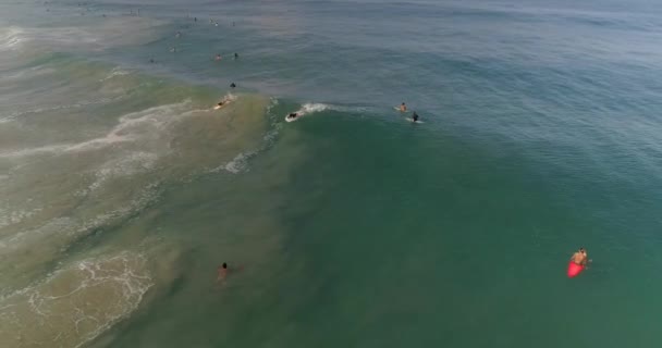 Aerial Shot Surfer Falling Zicatela Beach Puerto Escondido Oaxaca — Vídeo de stock