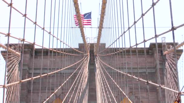 建筑和工程 美国国旗 纽约布鲁克林大桥的独特设计 — 图库视频影像
