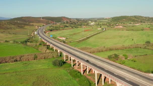 Flygfoto Motorväg Som Går Genom Algarves Landsida Portugal — Stockvideo
