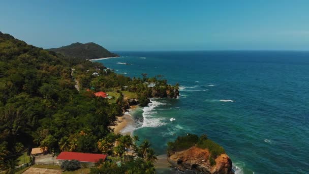 Karibische Villen Auf Einer Klippe Mit Blick Auf Die Malerische — Stockvideo