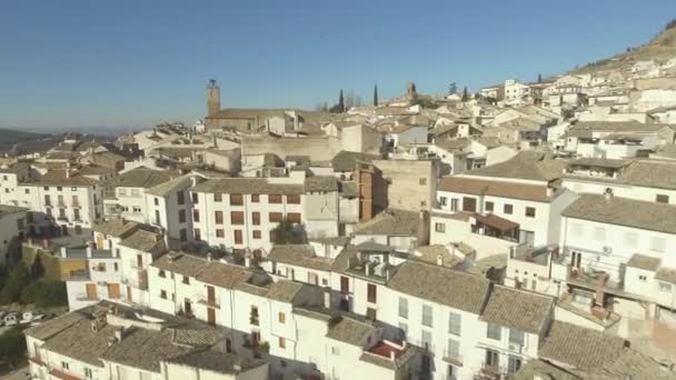 Tiefflug Über Weiße Häuser Der Stadt Cazorla Der Spanischen Sonne — Stockvideo