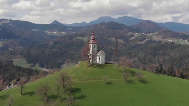 Dolly Zoom Saint Tomaz Church Slovenia Drone View Tomaz Christian — Stock Video