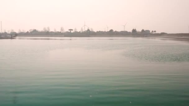 Antenne Hafen Und Ferienpark Trüben Frühlingstagen — Stockvideo