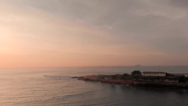 Draaiende Beweging Vanuit Lucht Het Gouden Uur Met Een Panoramisch — Stockvideo