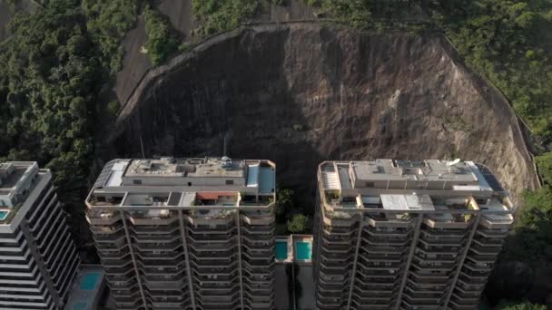 Langzaam Aan Steun Luchtfoto Van Residentiële Flatgebouwen Woonachtig Gedeeltelijk Uitgesneden — Stockvideo