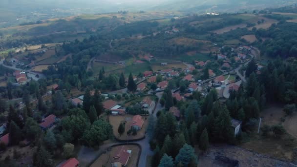 Portekiz Kuzeyindeki Dağlarda Bir Köy — Stok video