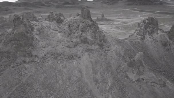 Trona Pinnacles California Drone Βίντεο Πλάνα Log — Αρχείο Βίντεο